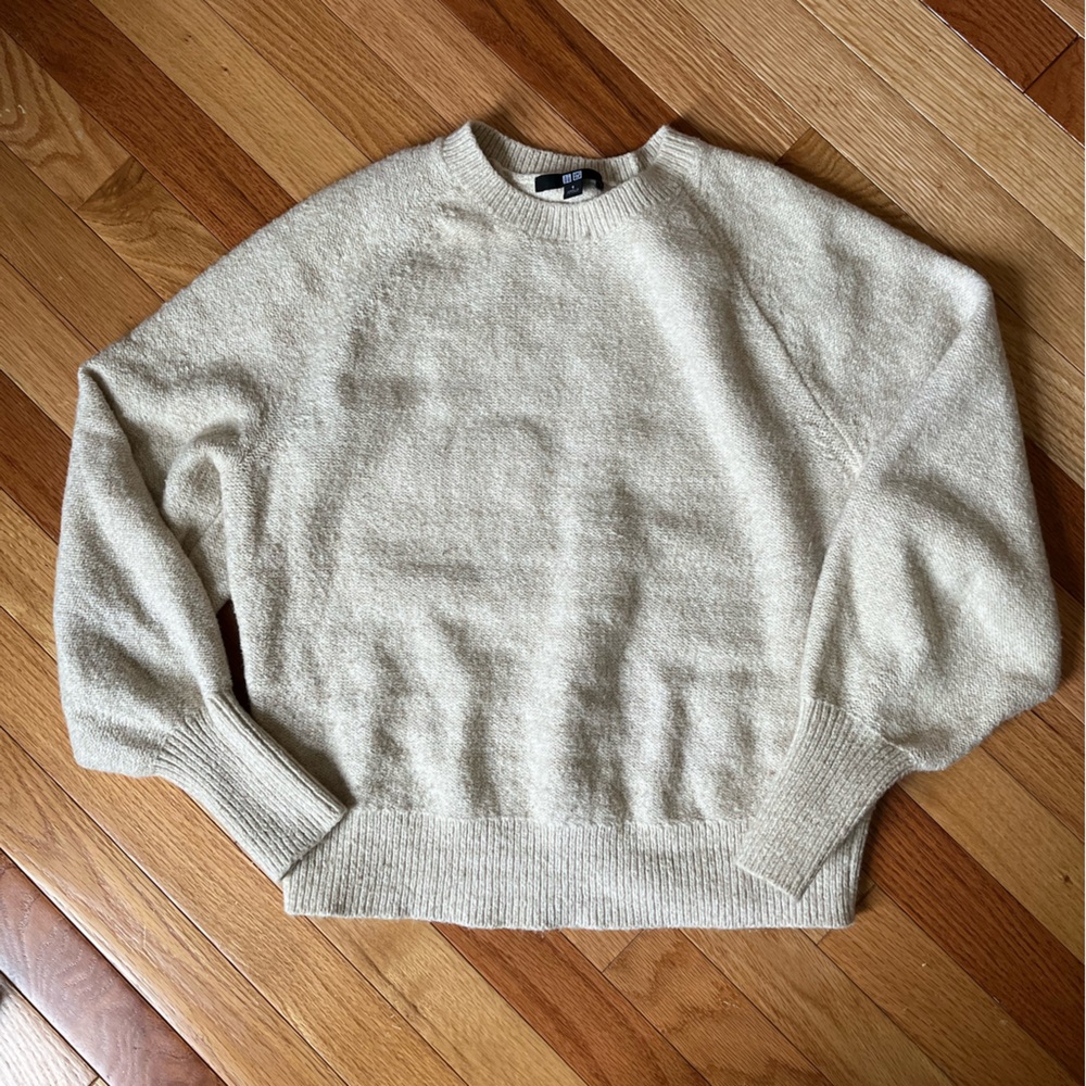 Women’s Uniqlo Crewneck Tan Sweater